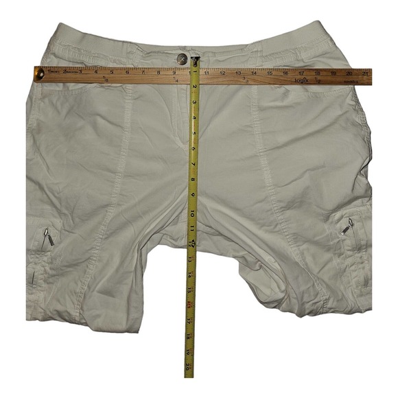 Chico's Capri Pants 2 Crop Women's White Cargo Pockets Casual Preppy - Picture 3 of 10